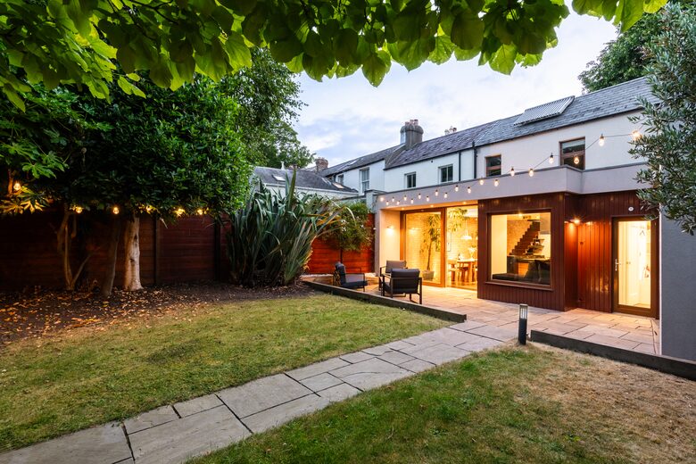 Elegant Dublin Residence with Private Garden Retreat - Dublin, Ireland