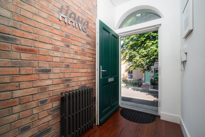 Elegant Dublin Residence with Private Garden Retreat - Dublin, Ireland