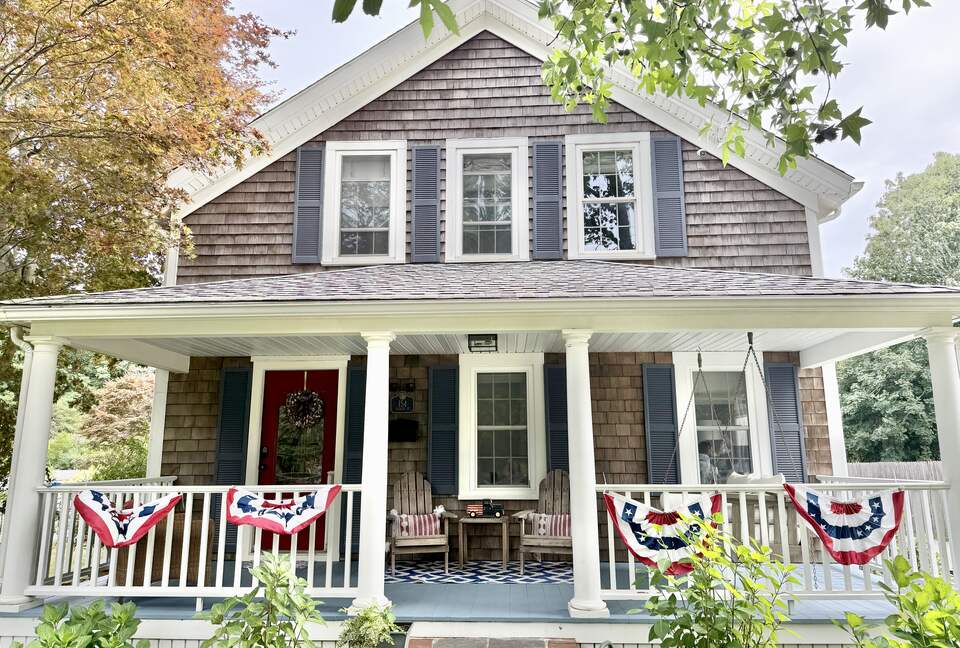 Classic New England Beach Home | Steps from beach and downtown - Falmouth, Massachusetts