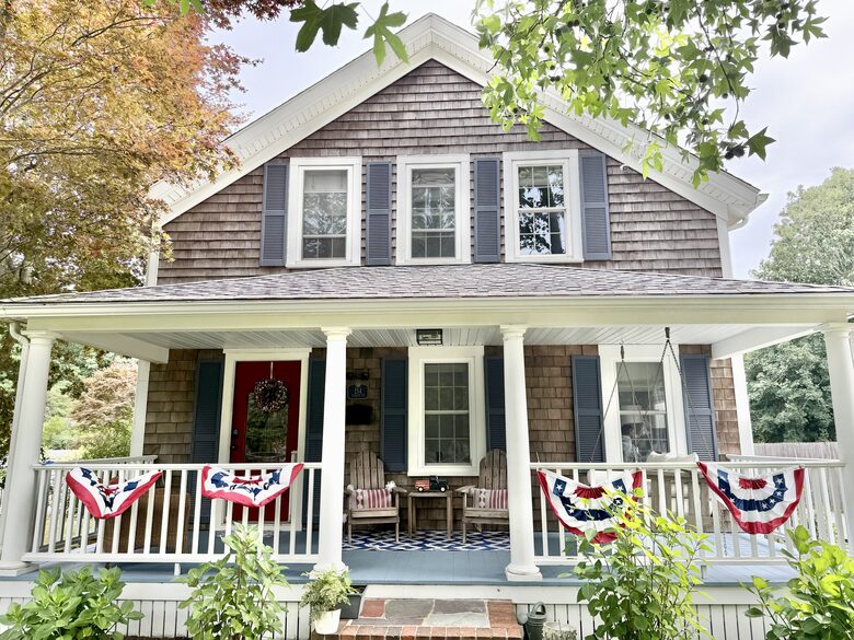 Classic New England Beach Home | Steps from beach and downtown - Falmouth, Massachusetts