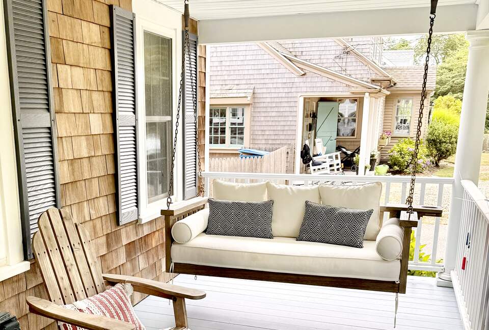 Classic New England Beach Home | Steps from beach and downtown - Falmouth, Massachusetts