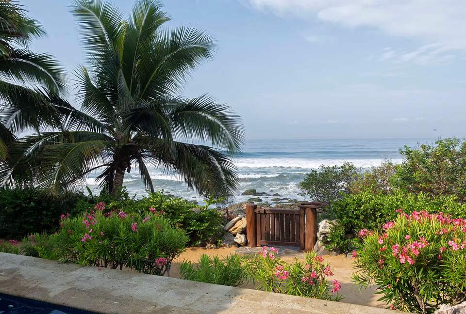 Casa Chulada Beachfront Estate in Troncones - Troncones, Mexico