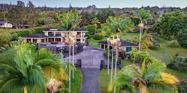 Kona Coast Estate with Infinity Pool - Captain Cook, Hawaii