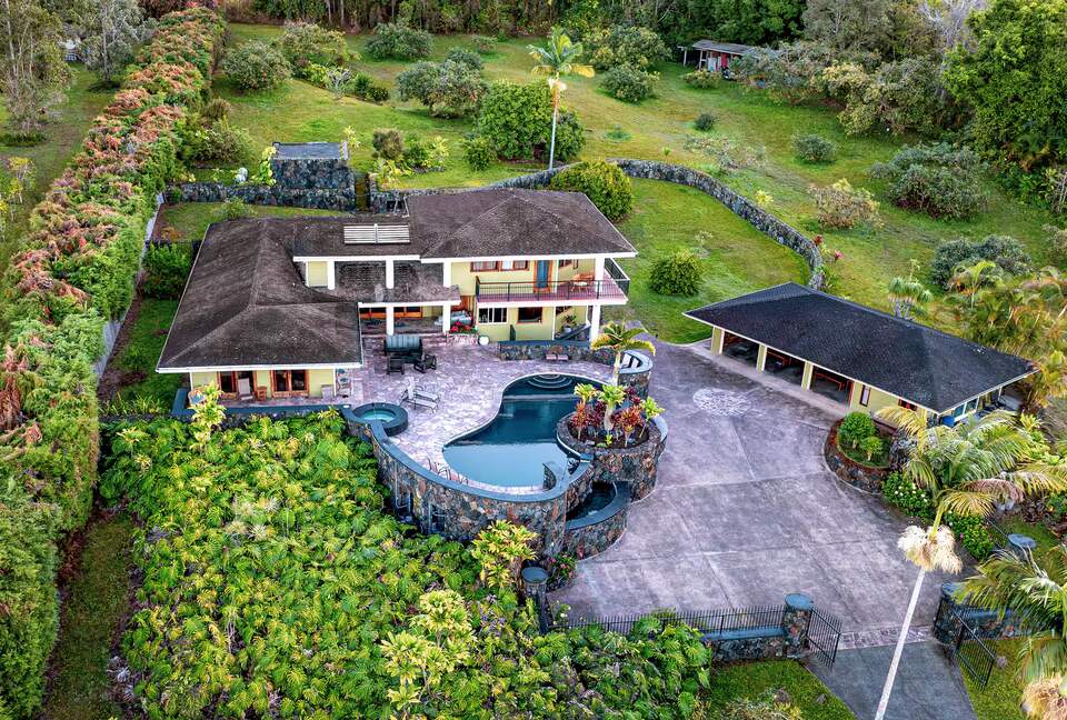 Kona Coast Estate with Infinity Pool - Captain Cook, Hawaii