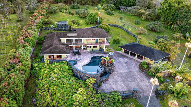 Kona Coast Estate with Infinity Pool - Captain Cook, Hawaii