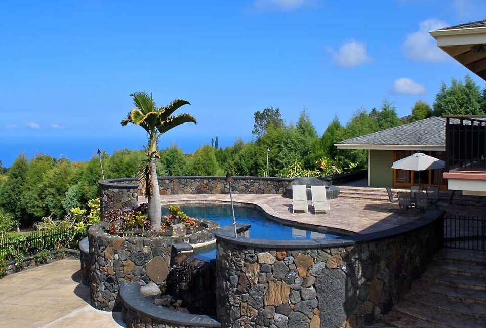 Kona Coast Estate with Infinity Pool - Captain Cook, Hawaii