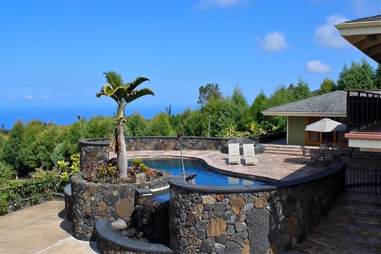 Kona Coast Estate with Infinity Pool - Captain Cook, Hawaii