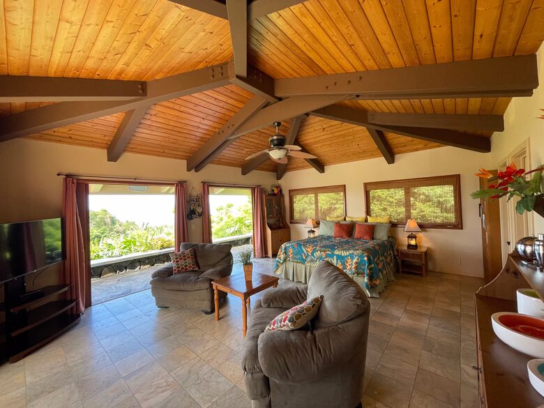 Kona Coast Estate with Infinity Pool - Captain Cook, Hawaii