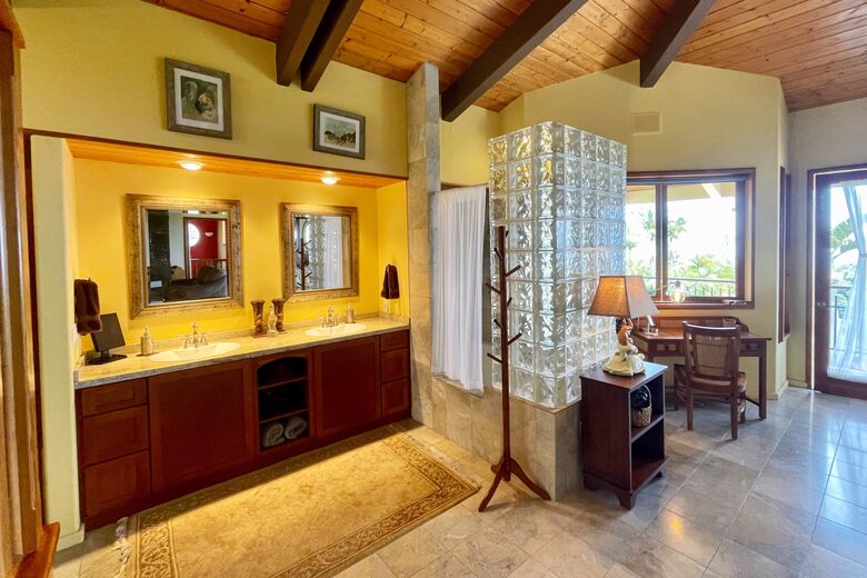 Kona Coast Estate with Infinity Pool - Captain Cook, Hawaii