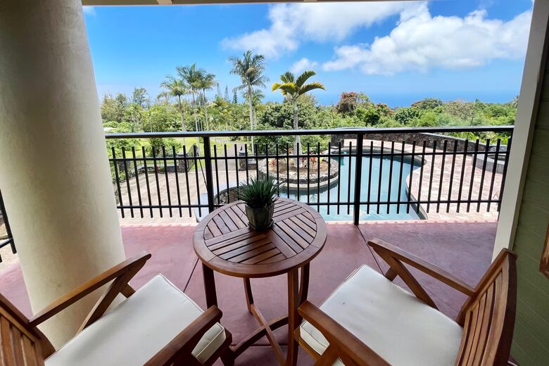 Kona Coast Estate with Infinity Pool - Captain Cook, Hawaii