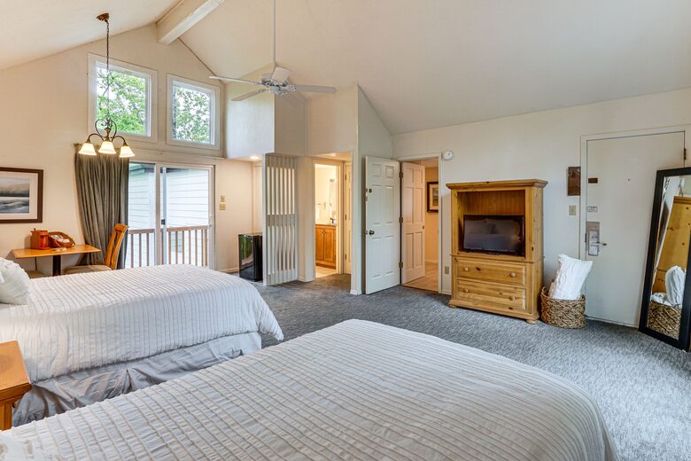 Lake of the Ozarks Home with Resort Amenities - Osage Beach, Missouri