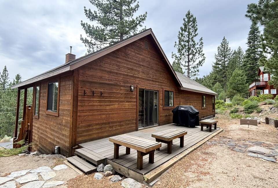 Truckee Mountain Home with Pool Table & Foosball - Truckee, California
