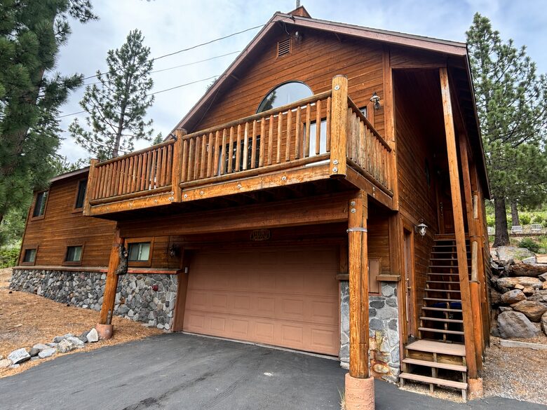 Truckee Mountain Home with Pool Table & Foosball - Truckee, California