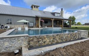 Brenham-Home/Barn & "Little Spot of Heaven" Vacation Retreat - Brenham, Texas