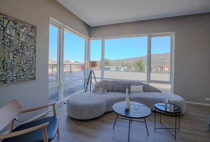 Eyjafjörður View Penthouse - Akureyri, Iceland