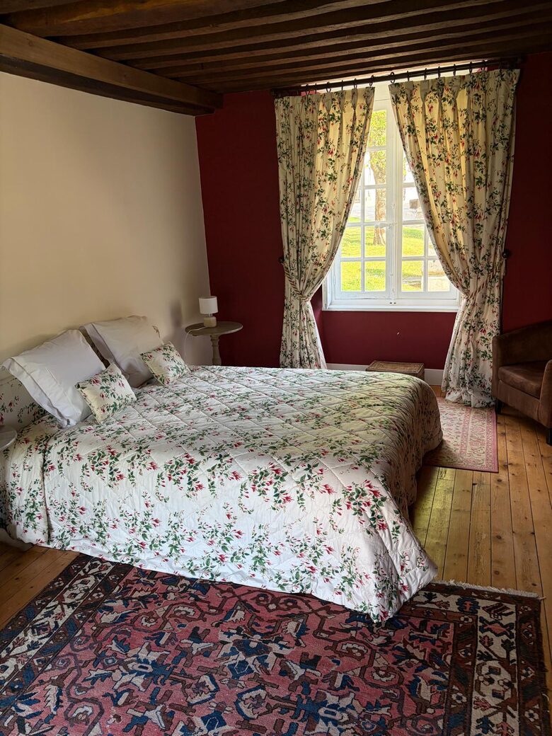 The Historic Dowager House at Château de Bandeville - St Cyr sous Dourdan, France