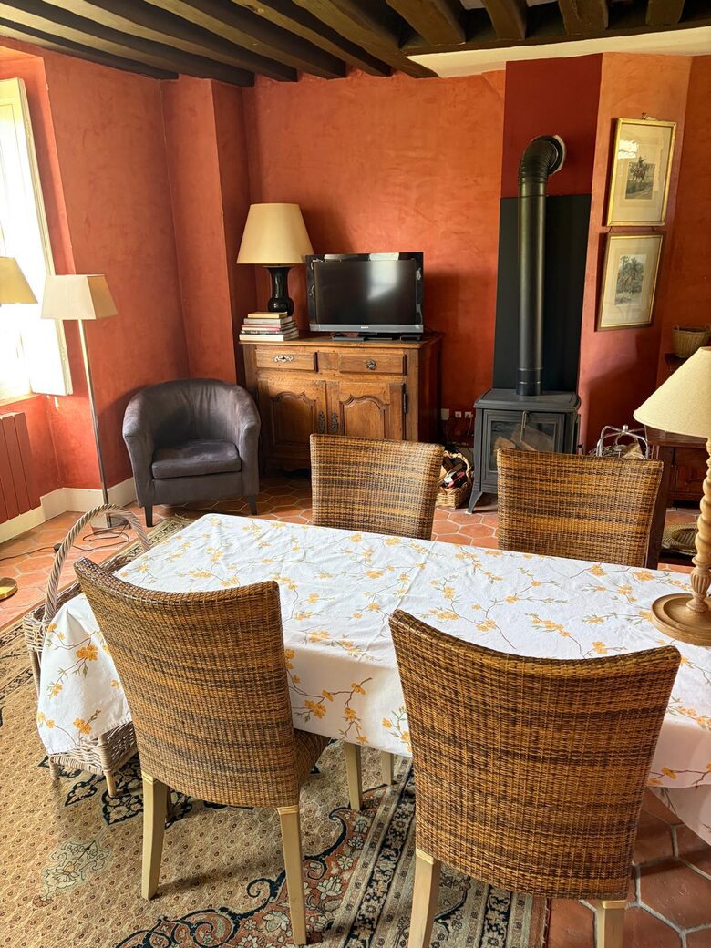 The Historic Dowager House at Château de Bandeville - St Cyr sous Dourdan, France