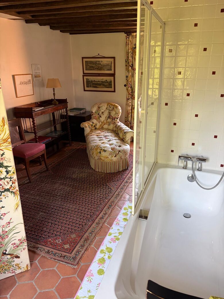 The Historic Dowager House at Château de Bandeville - St Cyr sous Dourdan, France