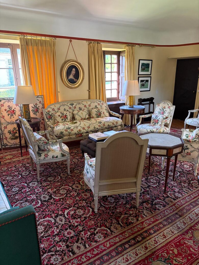 The Historic Dowager House at Château de Bandeville - St Cyr sous Dourdan, France