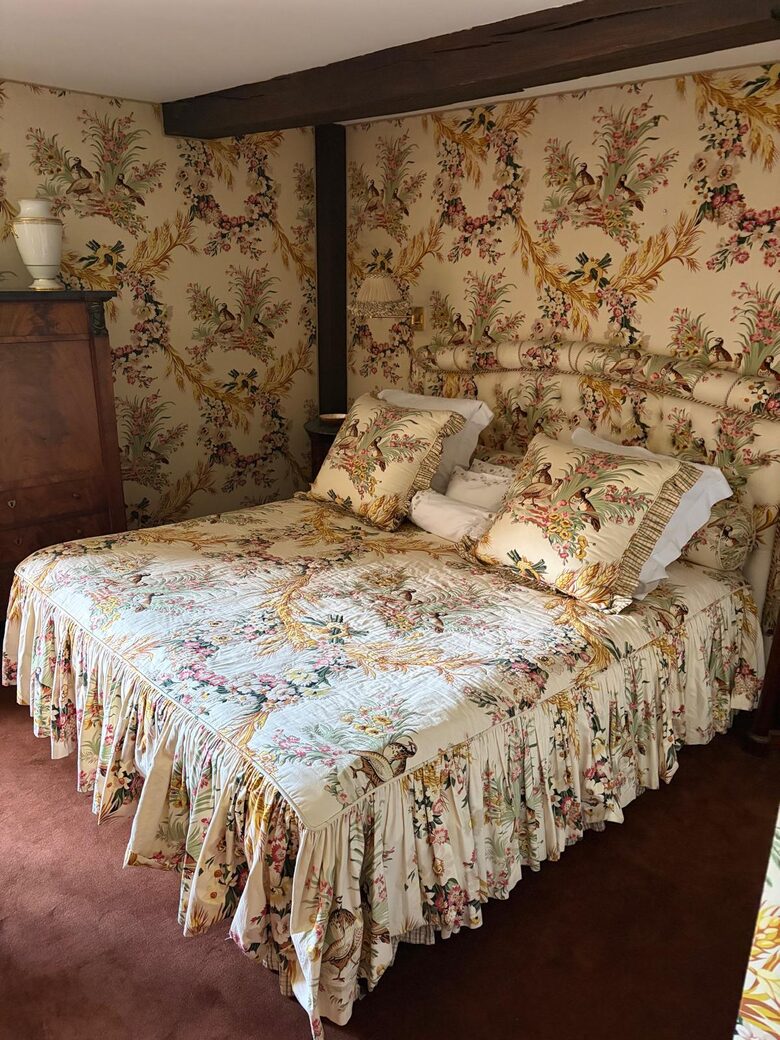 The Historic Dowager House at Château de Bandeville - St Cyr sous Dourdan, France