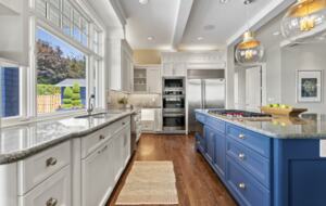 Lake Oswego Luxe Estate | With Pool & Sport Court - Lake Oswego, Oregon