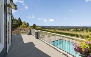 Lake Oswego Luxe Estate | With Pool & Sport Court - Lake Oswego, Oregon