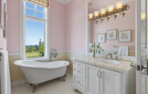 Lake Oswego Luxe Estate | With Pool & Sport Court - Lake Oswego, Oregon