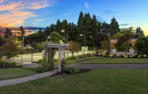 Lake Oswego Luxe Estate | With Pool & Sport Court - Lake Oswego, Oregon
