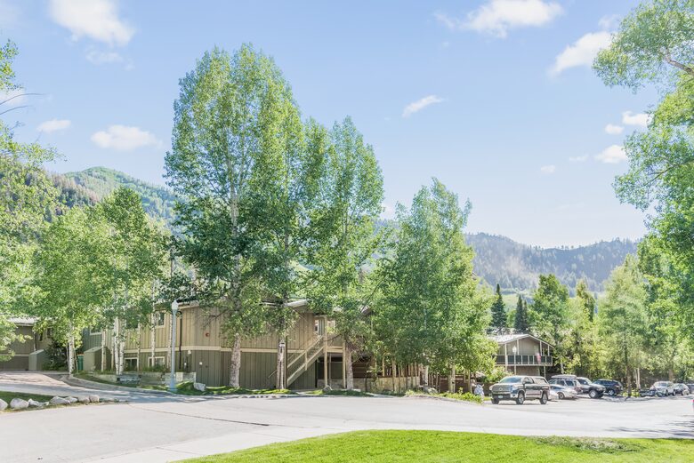 Designer Aspen Core Retreat - Aspen, Colorado