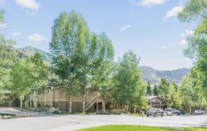 Designer Aspen Core Retreat - Aspen, Colorado