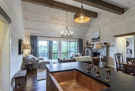 Cashiers Luxe Cottage with Mountain Views - Cashiers, North Carolina