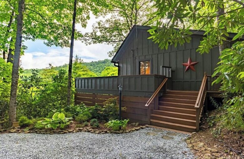 Cashiers Luxe Cottage with Mountain Views - Cashiers, North Carolina