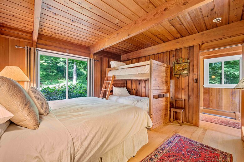 Rustic Sugarbush Chalet with Mad River Valley Views - Warren, Vermont