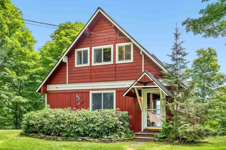 Rustic Sugarbush Chalet with Mad River Valley Views - Warren, Vermont