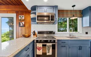 Rustic Sugarbush Chalet with Mad River Valley Views - Warren, Vermont