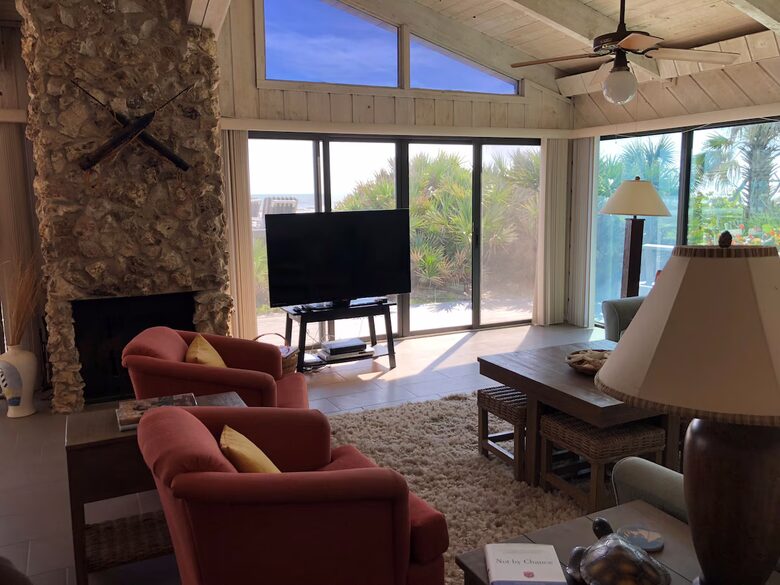 Oceanfront Deck Retreat in New Smyrna Beach - New Smyrna Beach, Florida