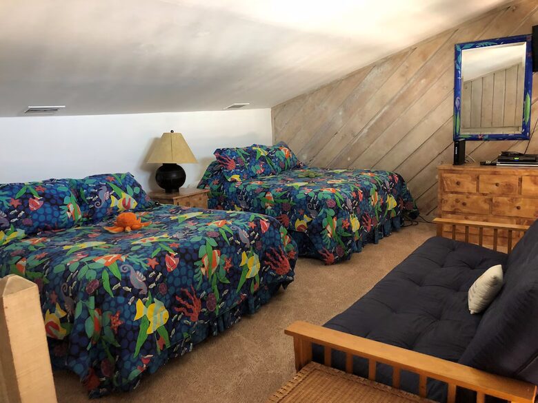 Oceanfront Deck Retreat in New Smyrna Beach - New Smyrna Beach, Florida