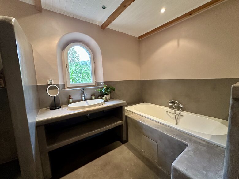 17th-Century Watermill Retreat Minutes from Aix-en-Provence - Aix-en-Provence, France