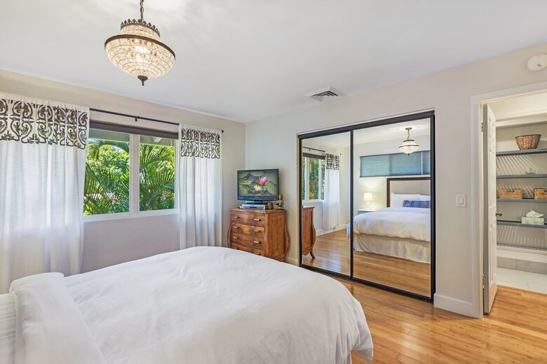 Kahana Beach House Across from a Secluded Beach - Lahaina, Hawaii