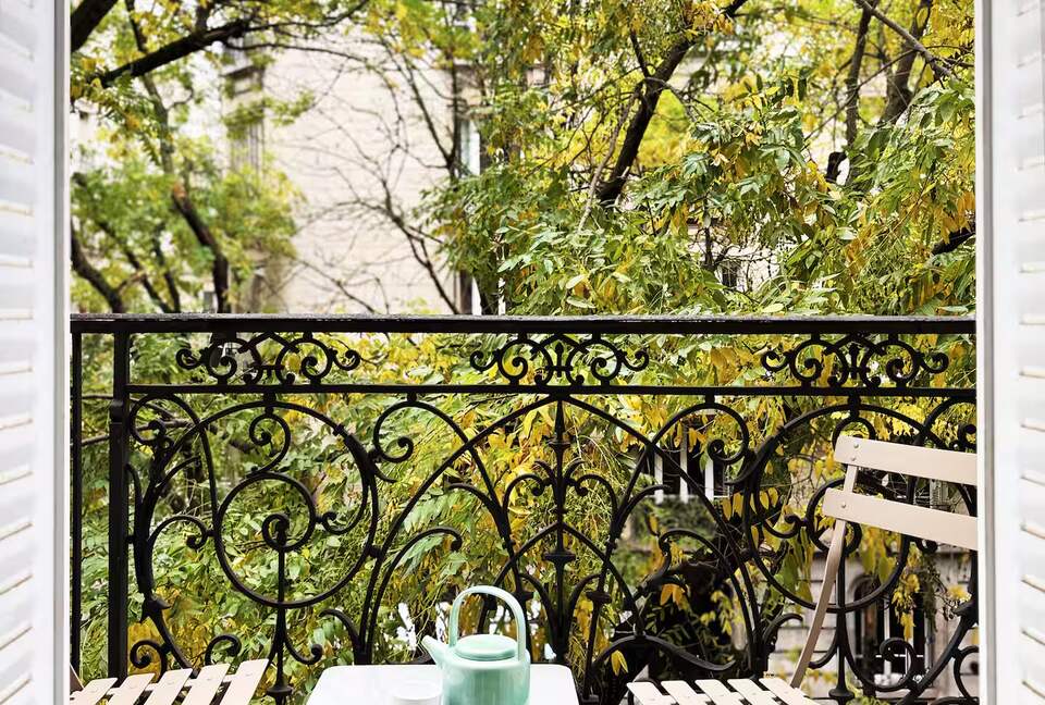 Refined Montmartre Apartment with Balcony - Paris, France