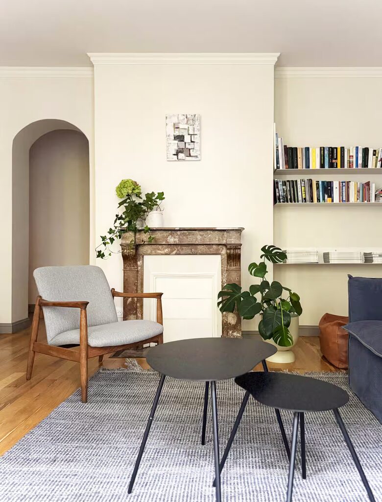 Refined Montmartre Apartment with Balcony - Paris, France