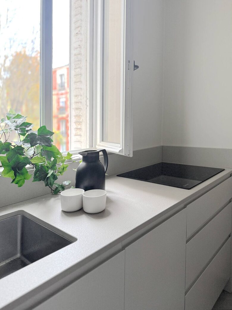 Refined Montmartre Apartment with Balcony - Paris, France