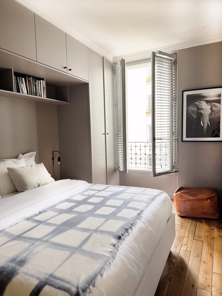 Refined Montmartre Apartment with Balcony - Paris, France