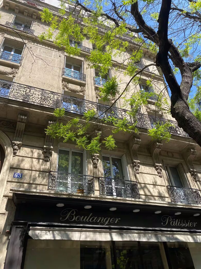 Refined Montmartre Apartment with Balcony - Paris, France