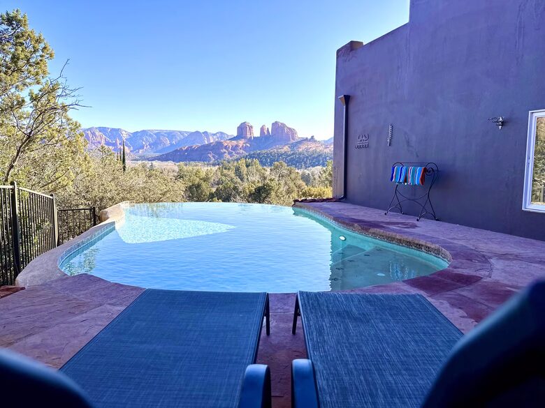 Sedona Red Rock Infinity Pool Retreat - Sedona, Arizona