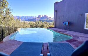 Sedona Red Rock Infinity Pool Retreat - Sedona, Arizona