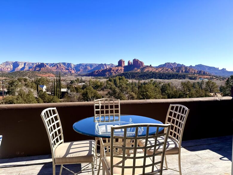 Sedona Red Rock Infinity Pool Retreat - Sedona, Arizona