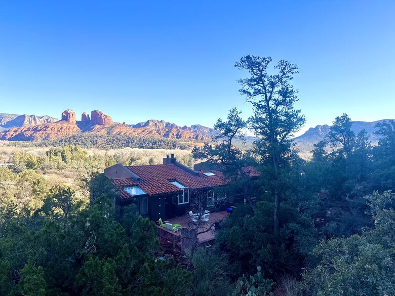 Sedona Red Rock Infinity Pool Retreat - Sedona, Arizona