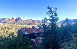 Sedona Red Rock Infinity Pool Retreat - Sedona, Arizona