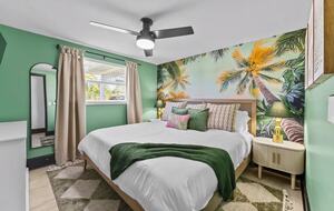Clearwater Pool & Beach Group Getaway - Clearwater, Florida